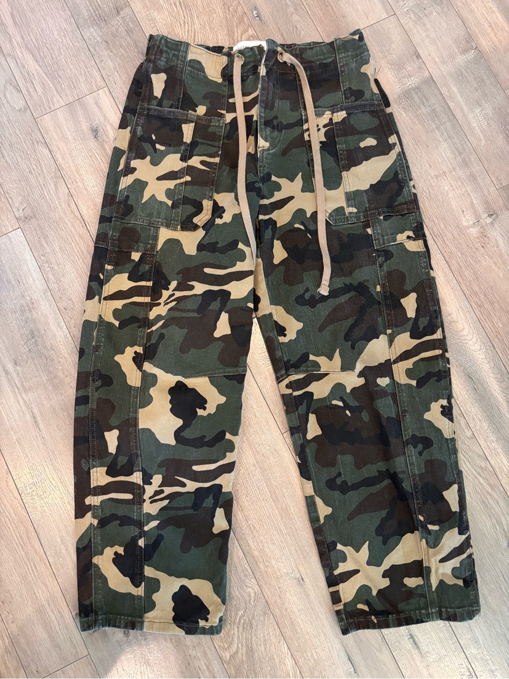 Women's Camo Ankle Cargo Barrel Jeans - Green Camo